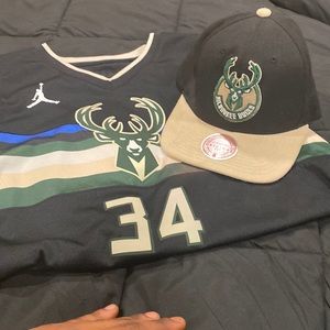 Kids XL Giannis Jersey (Jordan brand) and bucks SnapBack (Mitchell&ness)